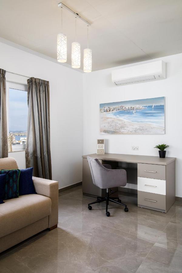 Apartment Hilltop - Stylish Comfort Living Close To The Sea, Bugibba