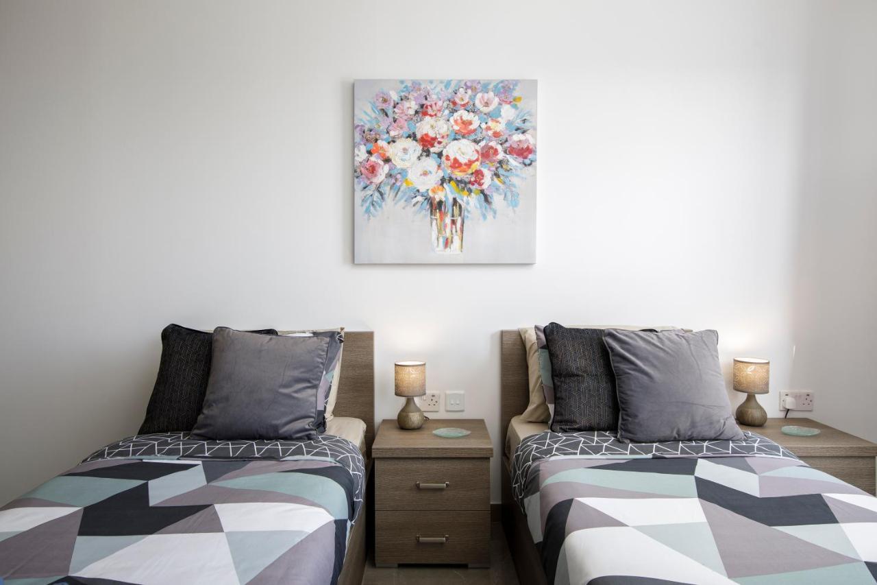Hilltop - Stylish Comfort Living Close To The Sea, Bugibba Апартаменты *