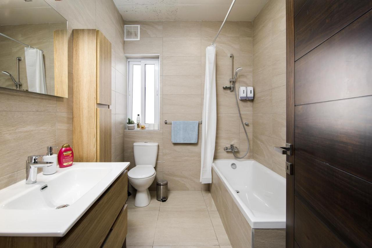 Hilltop - Stylish Comfort Living Close To The Sea, Bugibba Апартаменты