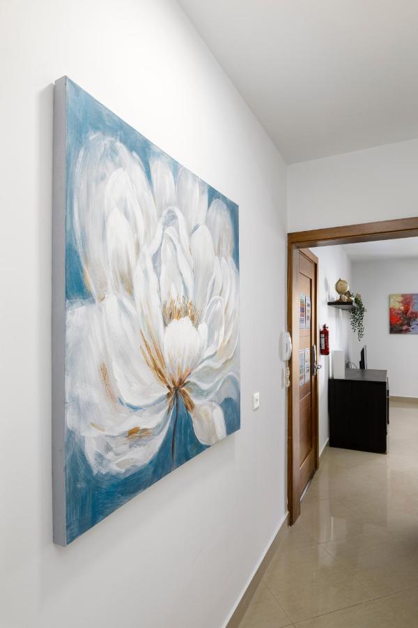 Hilltop - Stylish Comfort Living Close To The Sea, Bugibba