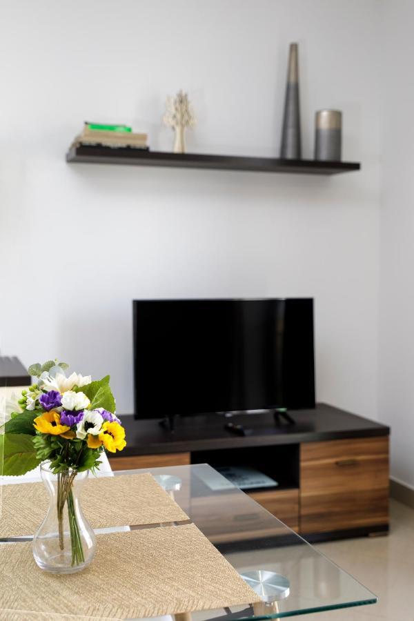 Hilltop - Stylish Comfort Living Close To The Sea, Bugibba Апартаменты *