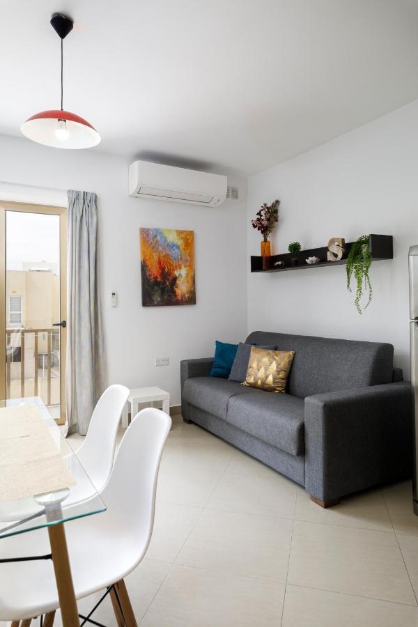 Apartment Hilltop - Stylish Comfort Living Close To The Sea, Bugibba *